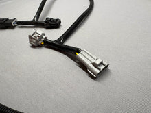 Cargue la imagen en el visor de la galería,Nissan Frontier Camper Shell Harness Set