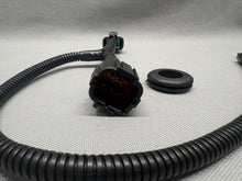 Load image into Gallery viewer, 22+ Nissan Frontier Camper Shell Harness
